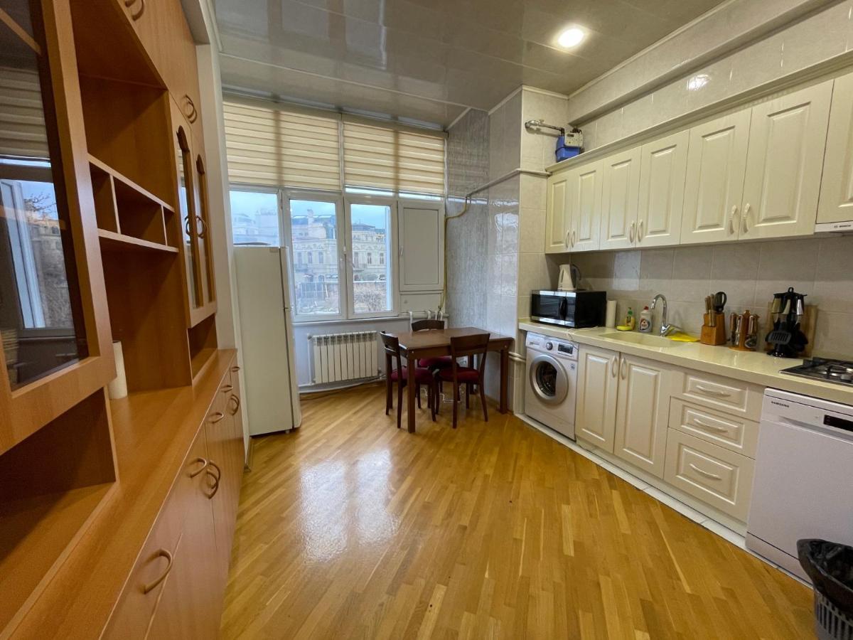 Mayden Family Apartment Баку Экстерьер фото